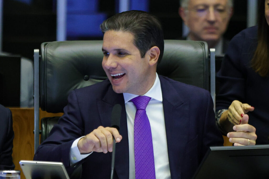 chefe-de-gabinete-de-hugo-motta-teve-poder-para-movimentar-r$-4,1-milhoes-de-funcionarios