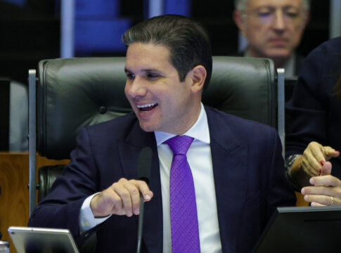 chefe-de-gabinete-de-hugo-motta-teve-poder-para-movimentar-r$-4,1-milhoes-de-funcionarios