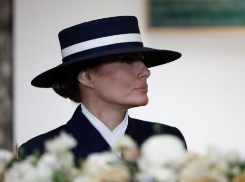 melania-trump-escreve-a-putin-e-pede-protecao-para-criancas-da-ucrania