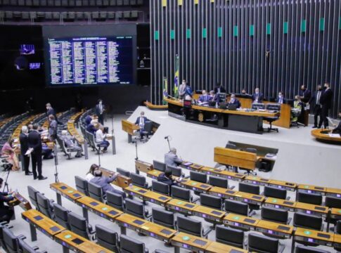“adultizacao”:-entenda-projeto-que-pode-ter-urgencia-votada-na-camara