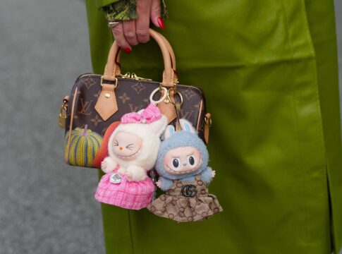 chupeta,-labubu-e-mais:-5-itens-da-moda-que-resgatam-a-infancia