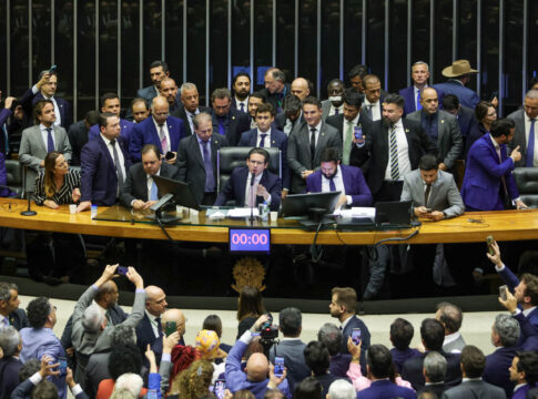 motim-ou-anarquia-institucional?-(por-gustavo-krause)