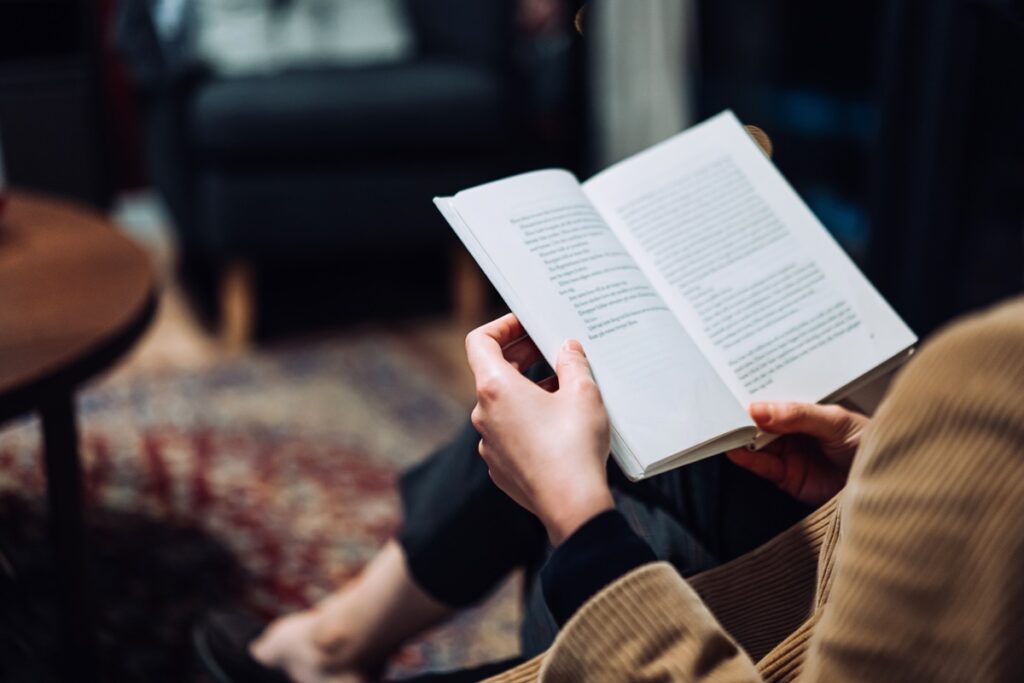atraso-historico:-livro-e-devolvido-a-biblioteca-nos-eua-apos-82-anos