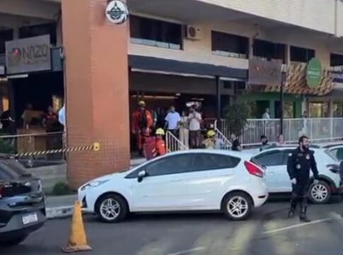 parte-do-teto-de-restaurante-nazo-cai-em-cima-de-cliente-no-df