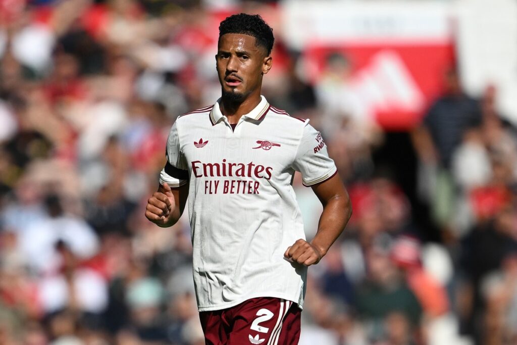 vitoria-do-arsenal-sobre-o-united-e-marcada-por-lances-polemicos
