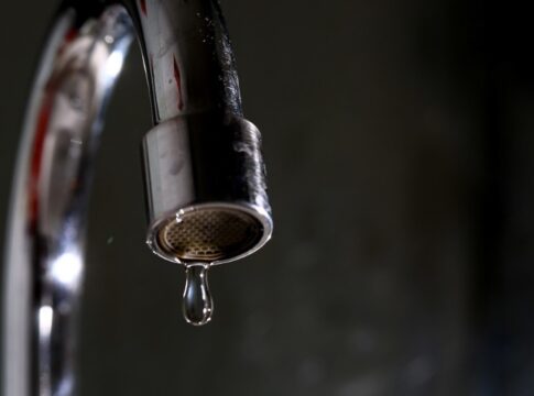 moradores-de-regiao-do-df-ficam-sem-agua-apos-rompimento-na-rede