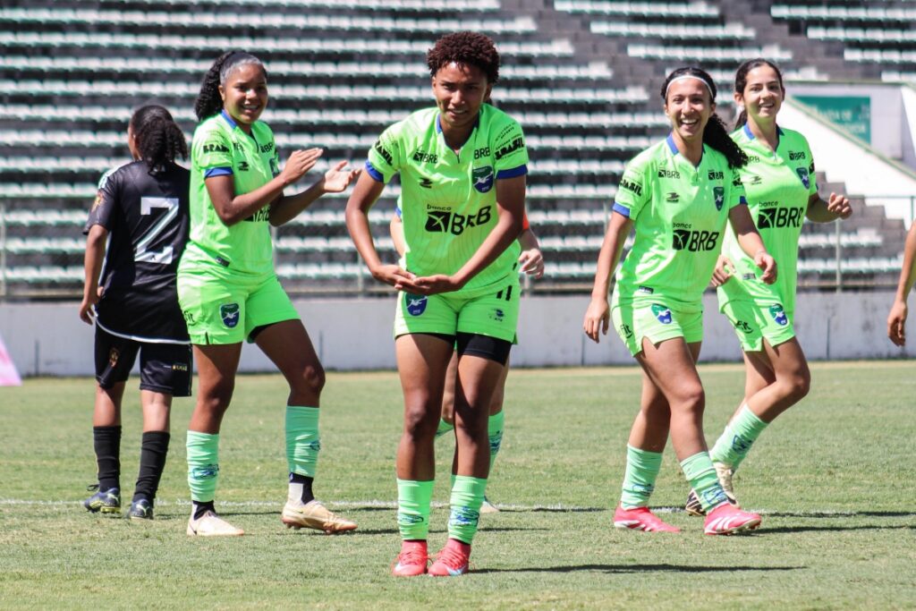 com-muitos-gols,-candangao-feminino-sub-17-chega-a-quarta-rodada