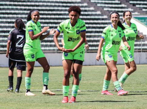 com-muitos-gols,-candangao-feminino-sub-17-chega-a-quarta-rodada