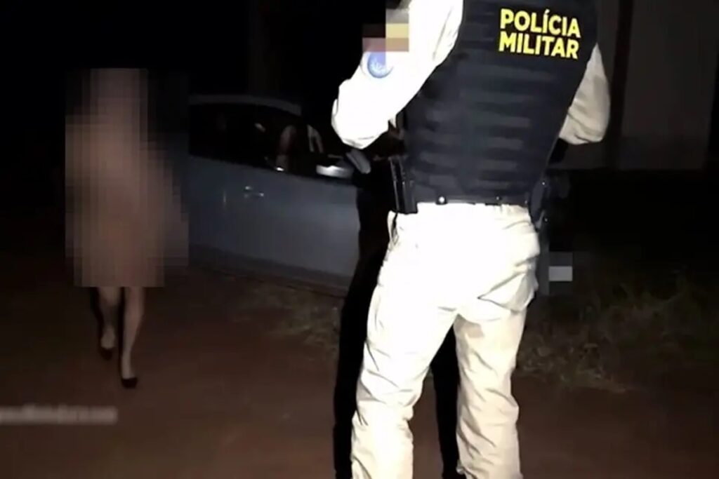 “linda,-hein?”:-abordagem-de-pm-vira-cena-de-sexo-em-viatura;-video
