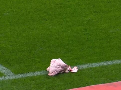 torcedor-do-corinthians-que-atirou-cabeca-de-porco-e-condenado.-veja