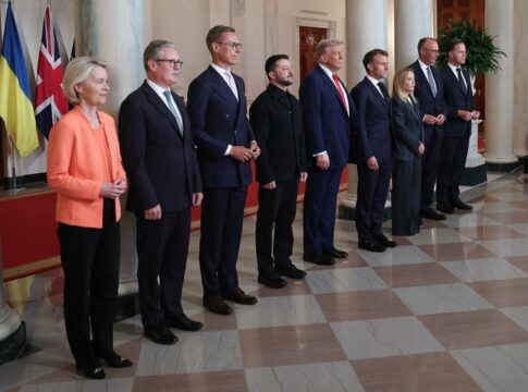 trump-liga-para-putin-e-organiza-reuniao-trilateral-com-zelensky