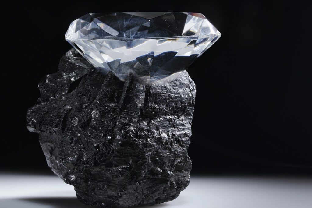 cientistas-criam-diamante-de-meteorito-50%-mais-duro-que-os-normais