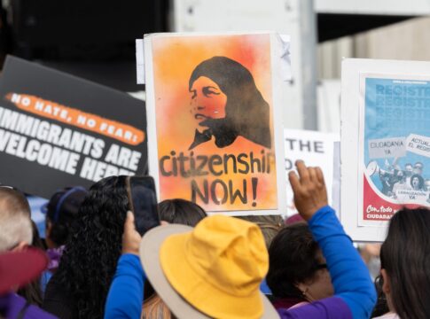 policia-usou-forca-excessiva-contra-manifestantes-em-los-angeles