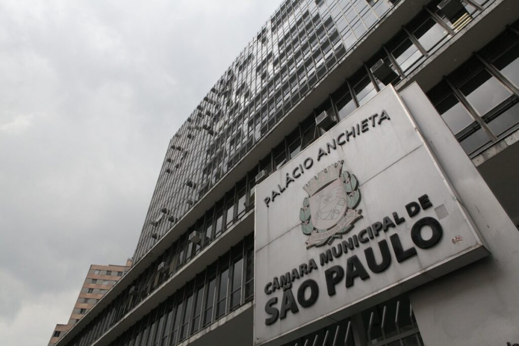 camara-de-sp-paga-ate-r$-14-mil-em-reembolso-medico-a-servidor-por-mes