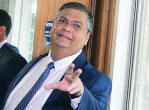 magnitsky:-flavio-dino-tem-tacape-e-os-estados-unidos,-bomba-nuclear