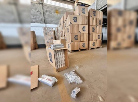 pcdf-acha-galpao-com-360-mil-macos-de-cigarros-falsos-e-5-t-de-fumo