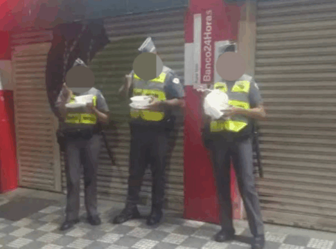 pms-sao-punidos-apos-vazar-foto-em-que-comiam-marmita-em-pe-na-rua