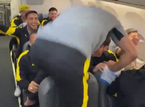 libertadores:-companhia-aerea-condena-atitude-de-jogadores-do-penarol