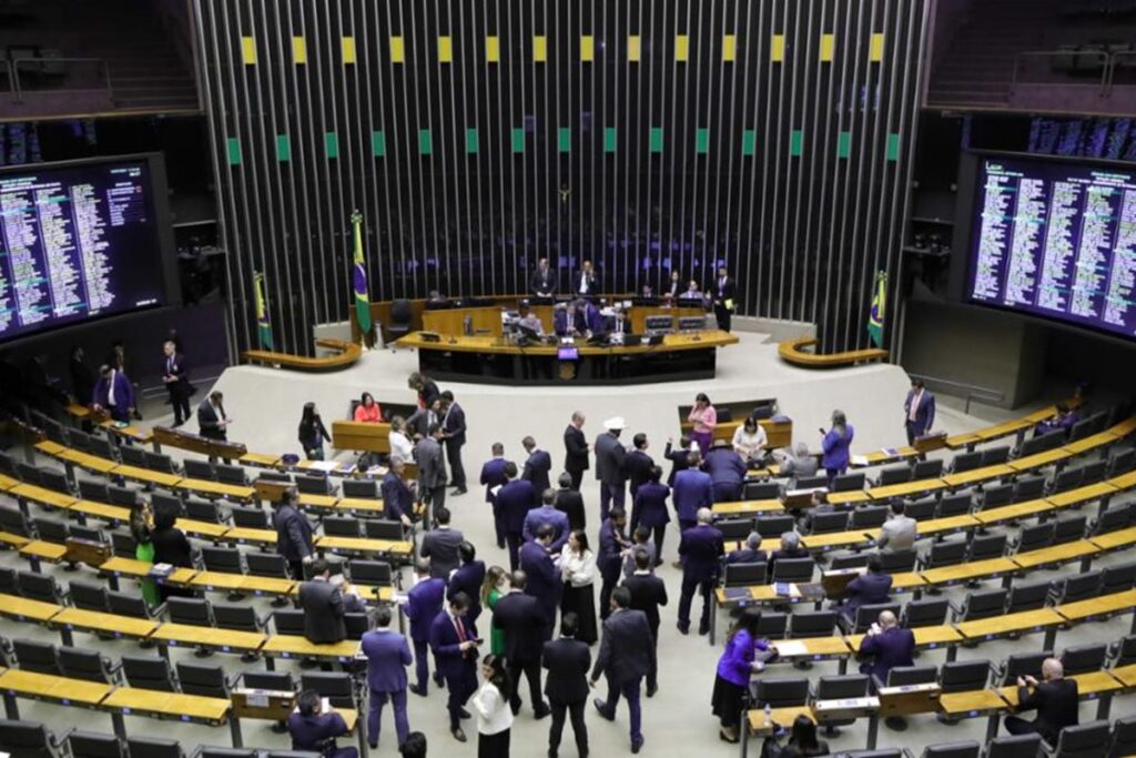 camara-vota-nesta-3a-feira-projeto-para-punir-motim-de-deputados