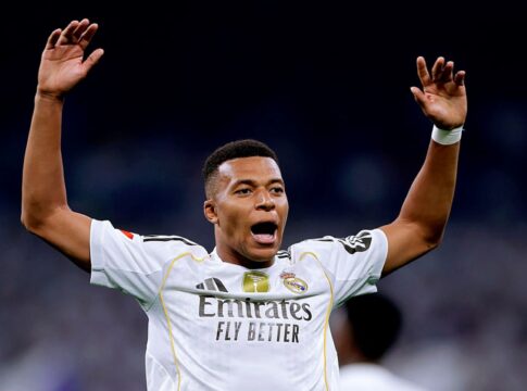 com-gol-de-mbappe,-real-madrid-bate-osasuna-na-estreia-pelo-espanhol