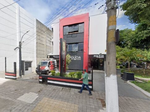 jovem-rastreia-celular-roubado-e-policia-“orienta”-que-ele-va-ao-local