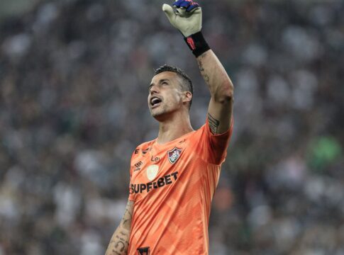 fabio-vira-jogador-com-mais-partidas-disputadas-no-futebol-mundial