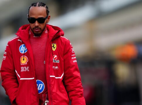 lewis-hamilton-faz-sugestoes-sobre-carro-de-2026-da-ferrari;-entenda
