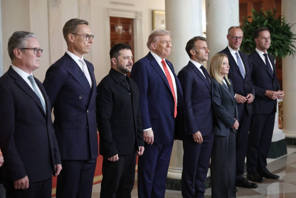 a-reverencia-de-trump-e-o-beija-mao-da-europa-(por-sonia-sapage)