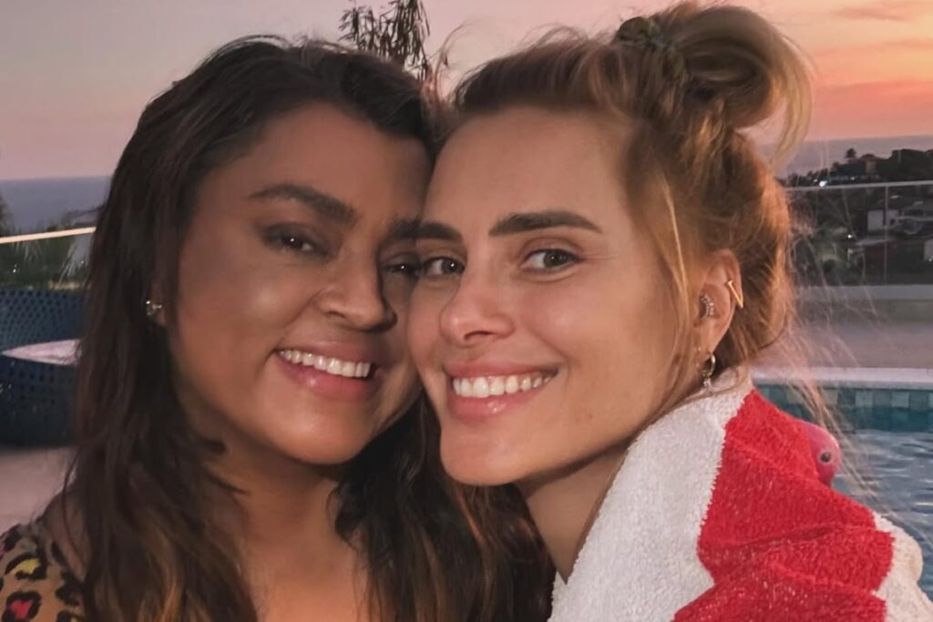 carolina-dieckmmann-mostra-video-inedito-com-preta-gil:-“memorias”