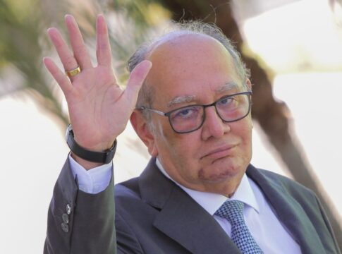em-mensagem,-bolsonaro-pediu-a-eduardo-para-evitar-criticas-a-gilmar