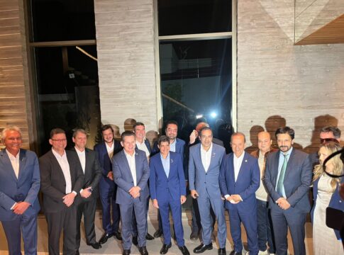 jantar-da-“frente-anti-lula”-tem-afagos-a-bolsonaro-e-poupa moraes
