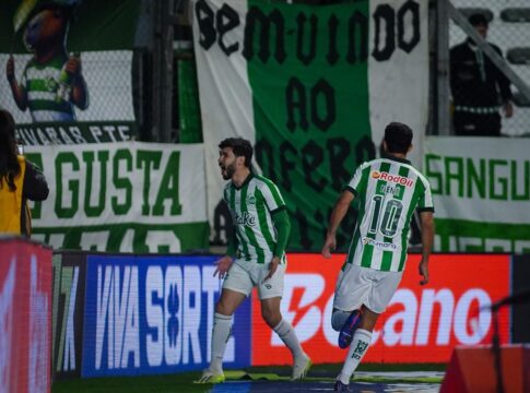 com-dois-gols-em-15-minutos,-juventude-vence-o-vasco-no-brasileirao