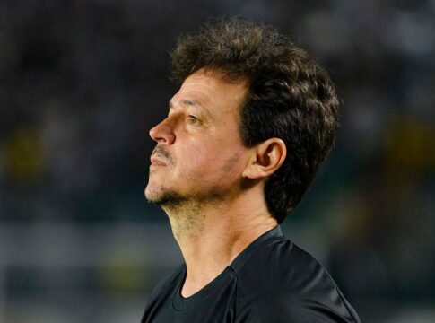 apos-derrota-para-o-juventude,-diniz-critica-postura-do-vasco-em-campo