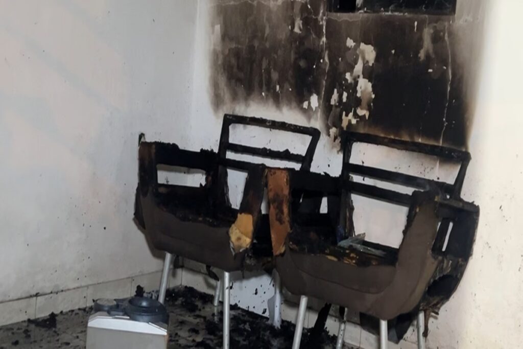 briga-de-casal-termina-em-incendio-e-destruicao-parcial-de-casa
