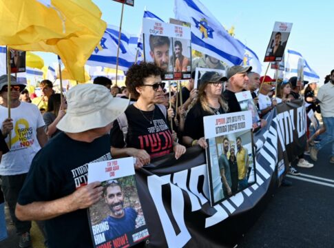 familias-de-refens-israelenses-convocam-marcha-antiguerra-em-tel-aviv