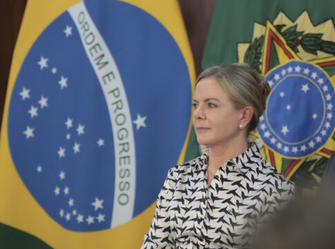 gleisi-sobre-mensagens-de-bolsonaro:-“prova-definitiva-da conspiracao”