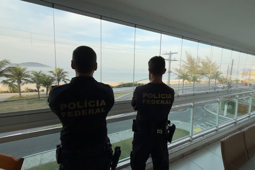 golpe-de-r$-110-mi:-bancarios-da-caixa-abriram-330-empresas-fantasmas
