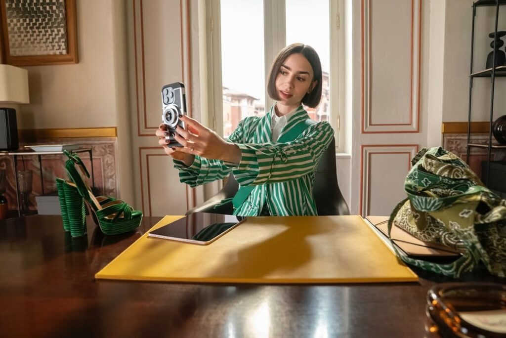 quinta-temporada-de-emily-in-paris-ganha-data-de-estreia;-confira