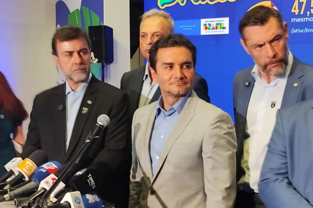ministro-do-uniao-nega-desembarque-e-faz-elogios-ao-governo-lula