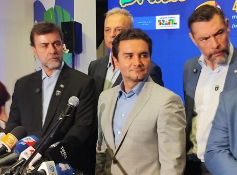 ministro-do-uniao-nega-desembarque-e-faz-elogios-ao-governo-lula