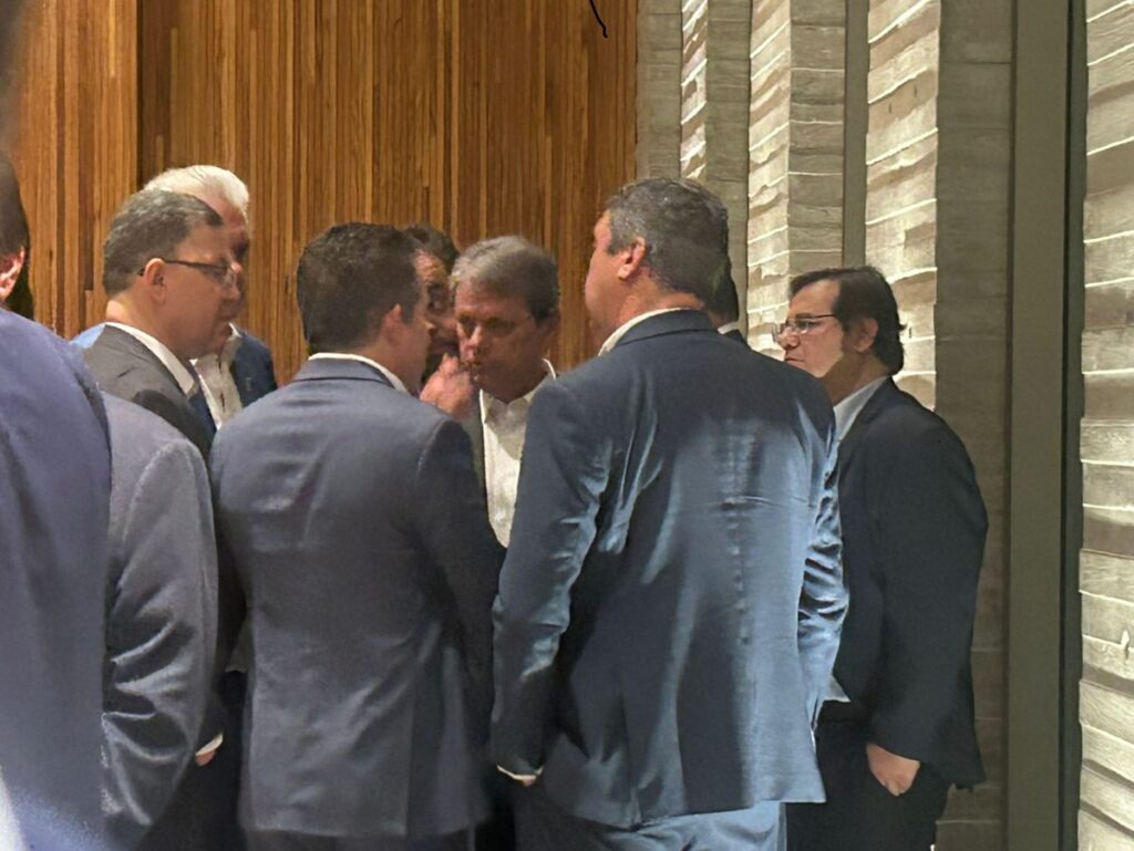 em-jantar-com-tarcisio-de-estrela,-centrao-defende-sepultar-anistia