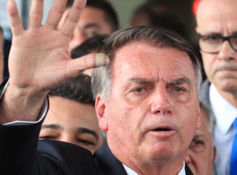 bolsonaro-pediu-ajuda-a-advogado-de-trump-para-postar-sobre-tarifaco 