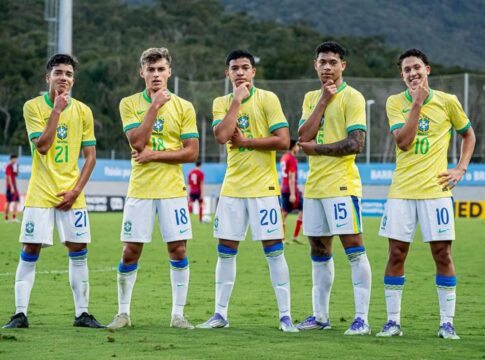 com-dois-gols-em-cada-tempo,-brasil-goleia-costa-rica-no-sub-17