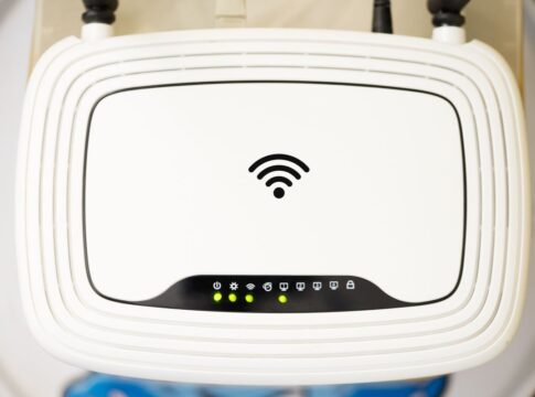 desligar-o-wi-fi-ao-sair-de-casa-e-necessario?-especialista-responde