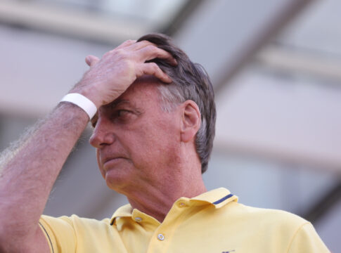 com-bolsonaro-sob-risco,-defesa-tem-ate-as-20h34-para-explicar-“plano-de-fuga”-a-moraes