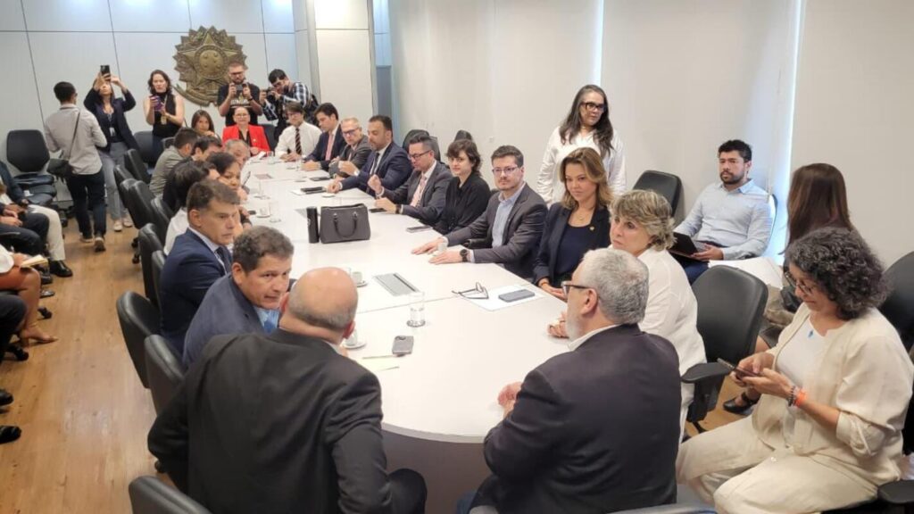 delegados-reagem-a-negativa-de-equiparacao-salarial-da-pcdf-com-a-pf
