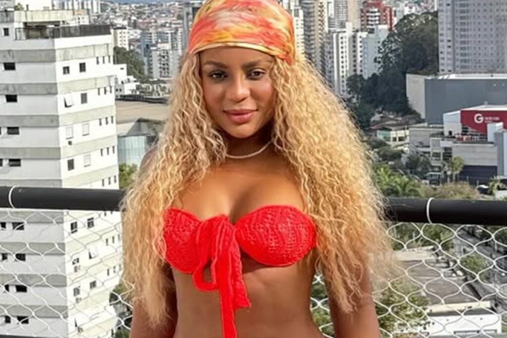 apos-beijao,-cariucha-e-recebida-ao-som-de-pintinho-amarelinho-no-sbt