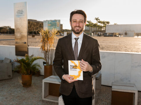 subsecretario-do-patrimonio-cultural-do-df-lanca-livro-na-capital
