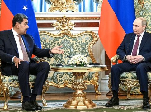 russia-promete-apoio-a-venezuela-em-meio-a-ameacas-contra-maduro