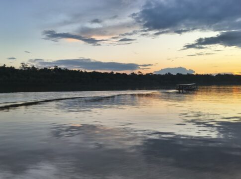 “a-noite,-rios-sao-terra-sem-lei”,-diz-pesquisador-sobre-amazonia